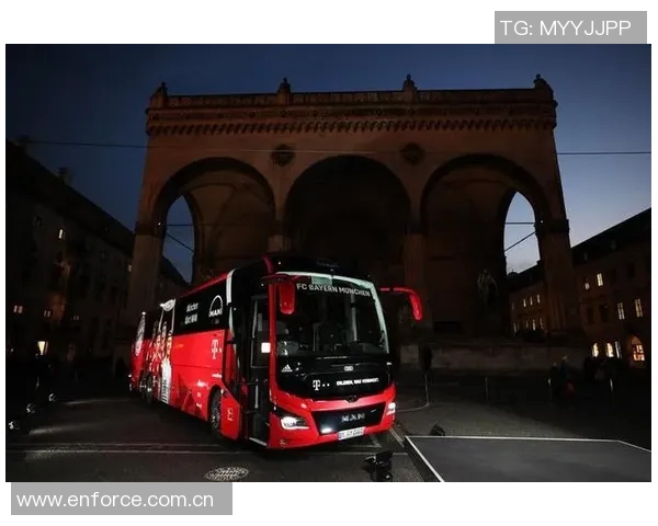 拜仁大巴遇交通拥堵官方宣布拜仁对门兴比赛延迟十五分钟开球