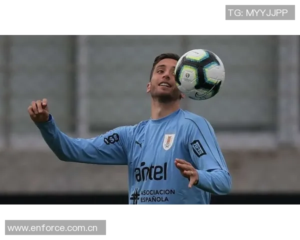 本坦库尔因铲球染红离场乌拉圭队在友谊赛中以1比5落后美国队